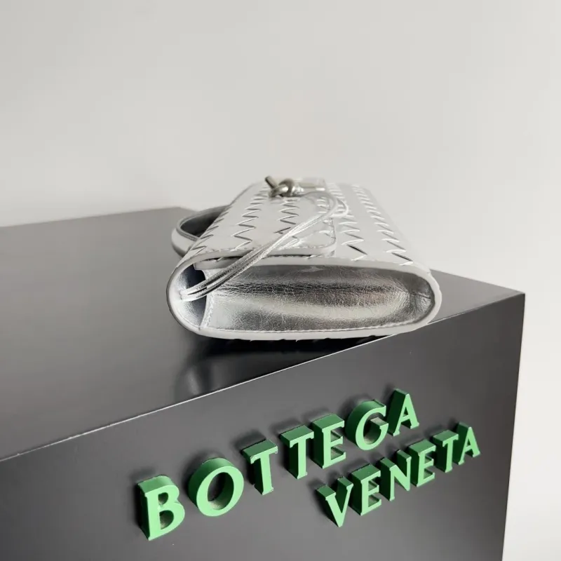 Alternative view of BV Wallets-55