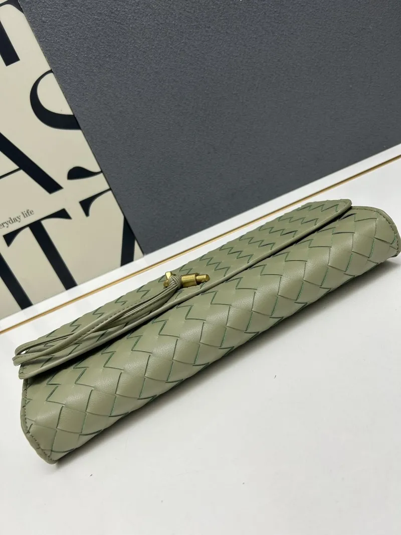 BV S06335-1 Light Green Long Clutch Handbag - Image 4