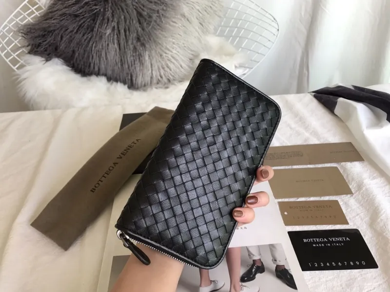 Alternative view of BV Wallets-64