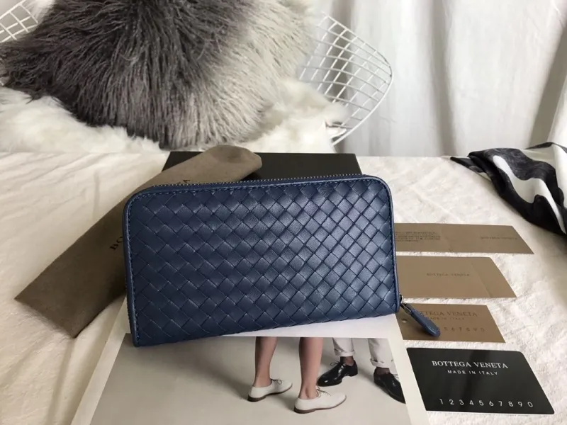 Alternative view of BV Wallets-65