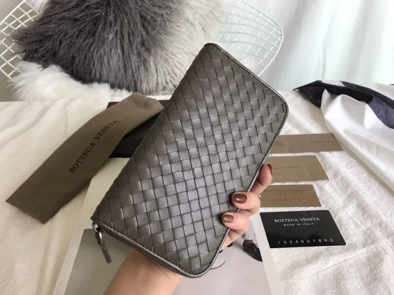 Alternative view of BV Wallets-66