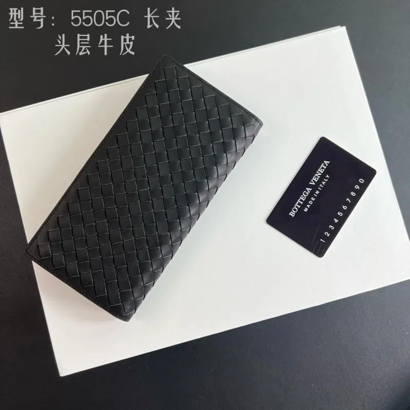 Alternative view of BV Wallets-69