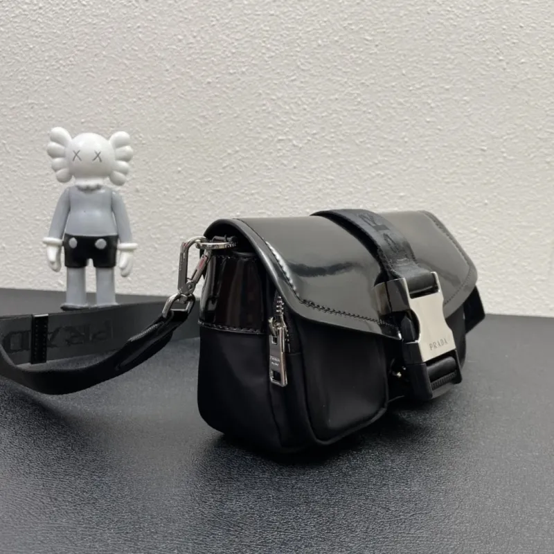 Prada Black Crossbody Bag 23cm - Image 4
