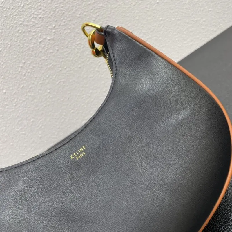 Celine S8012 24cm Black Leather Shoulder Bag - Image 4