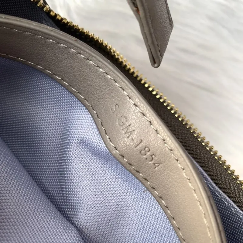 Celine Shoulder Bags-22 - Image 9