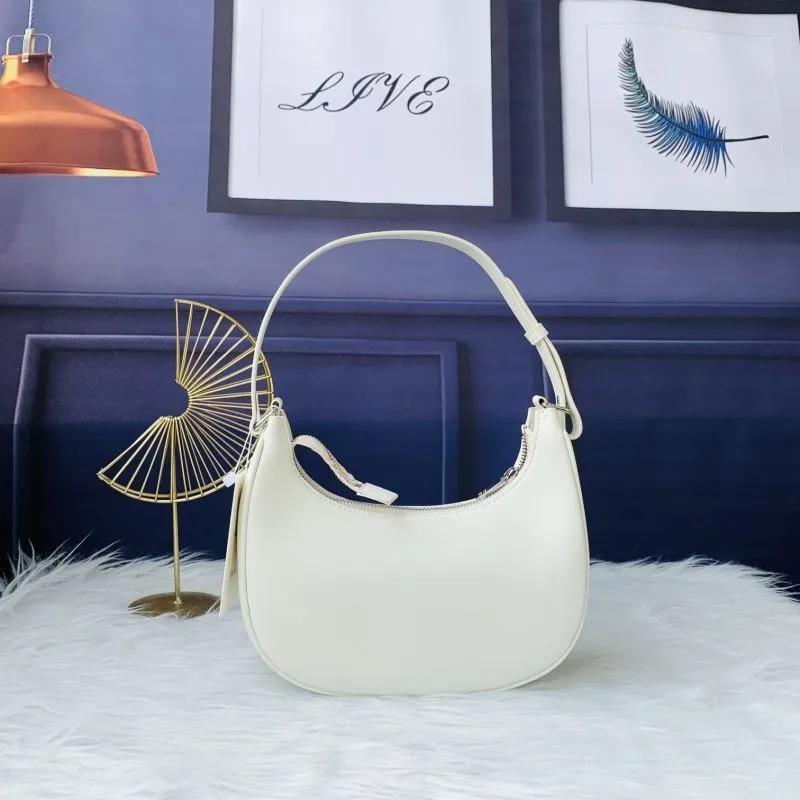 Alternative view of Celine Shoulder Bags-23