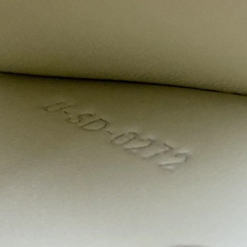 Celine Cream Patent Leather Shoulder Bag - Image 6