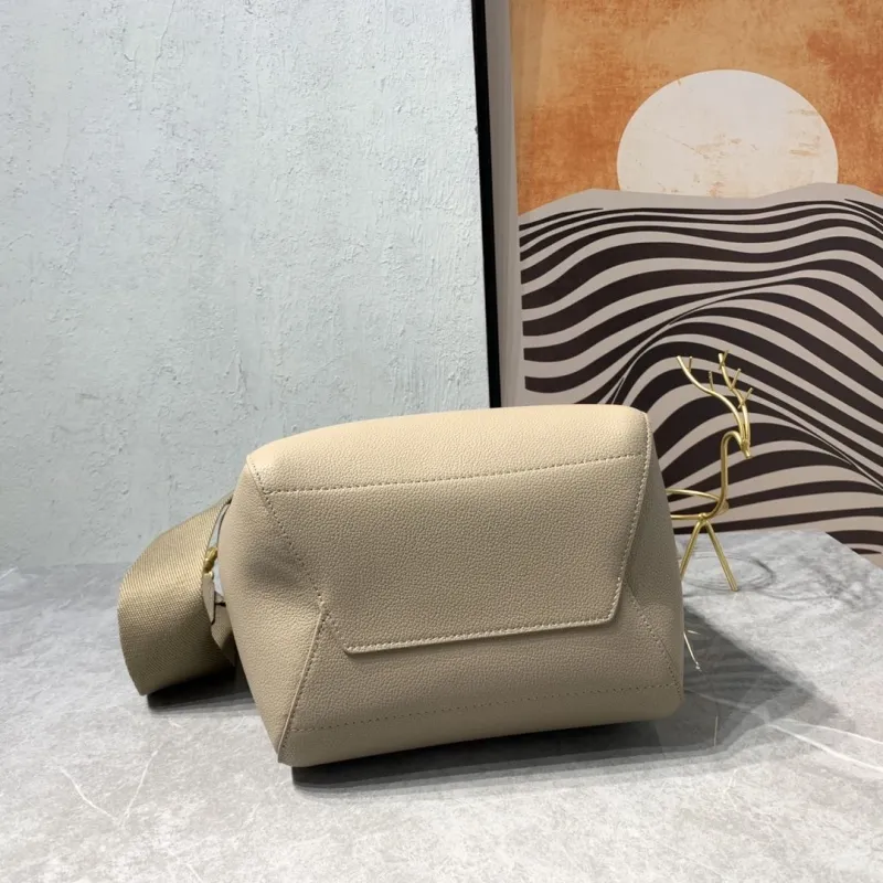 Celine Beige Leather Bucket Bag - Image 7