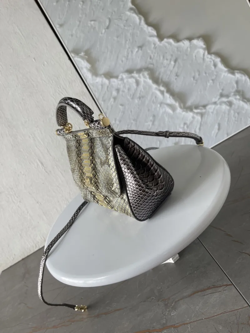 Alternative view of D&G Handle Bags-59