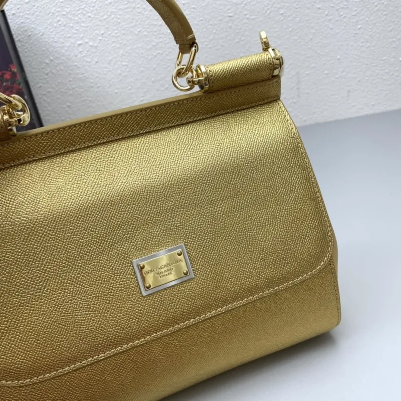 Dolce & Gabbana Gold Handbag 207 - Image 4