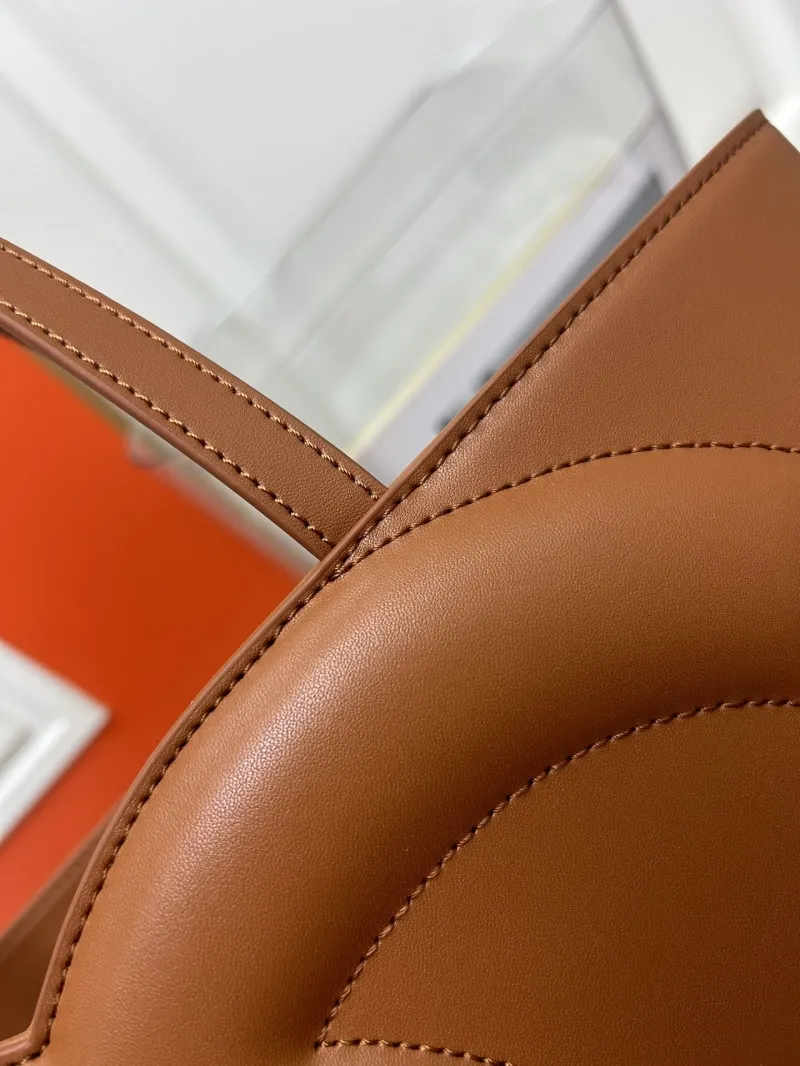 D&G Brown Leather Tote Bag 21 - Image 5