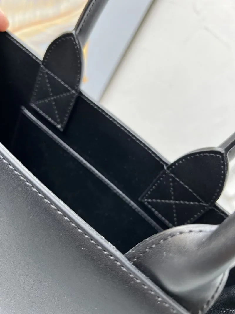 Dolce & Gabbana Black Leather Tote Bag - Image 8