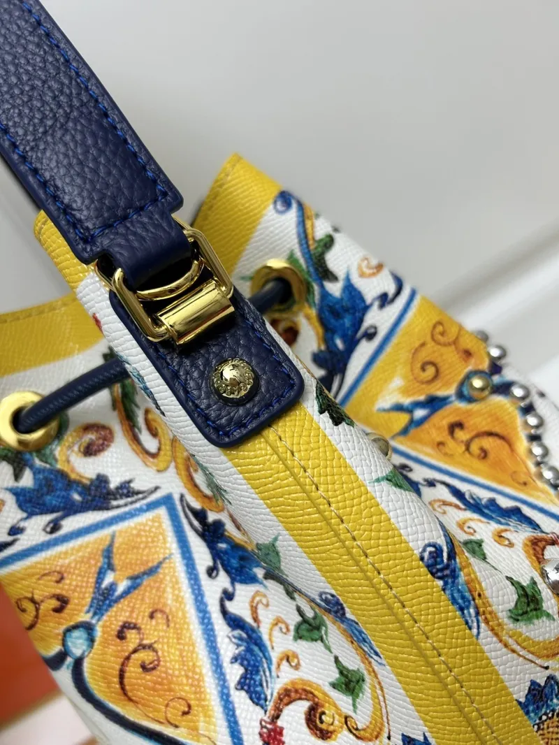 D&G Floral Print Bucket Bag - Image 5