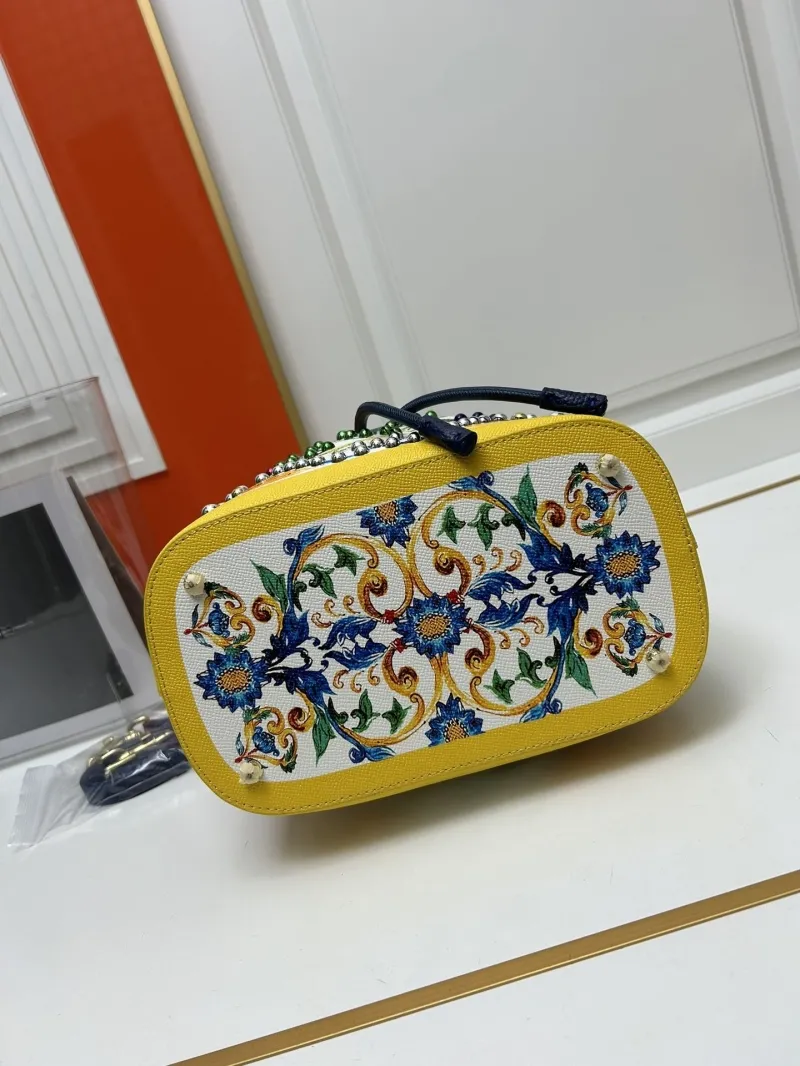 D&G Floral Print Bucket Bag - Image 7