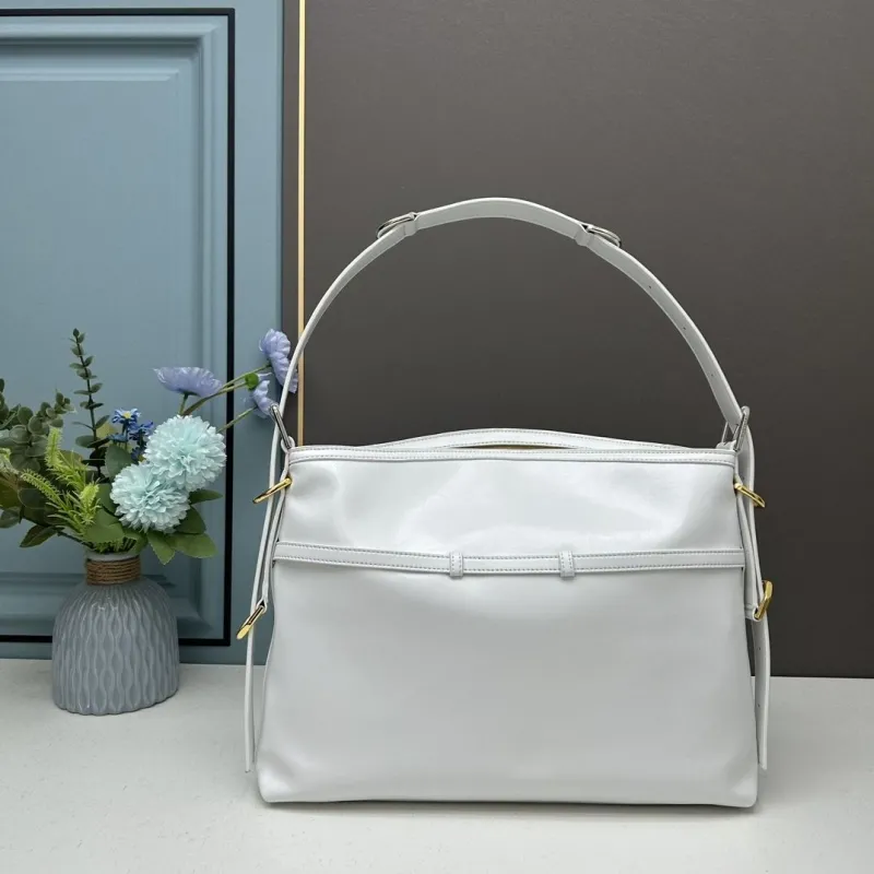 Givenchy White Leather Shoulder Bag 45 - Image 3