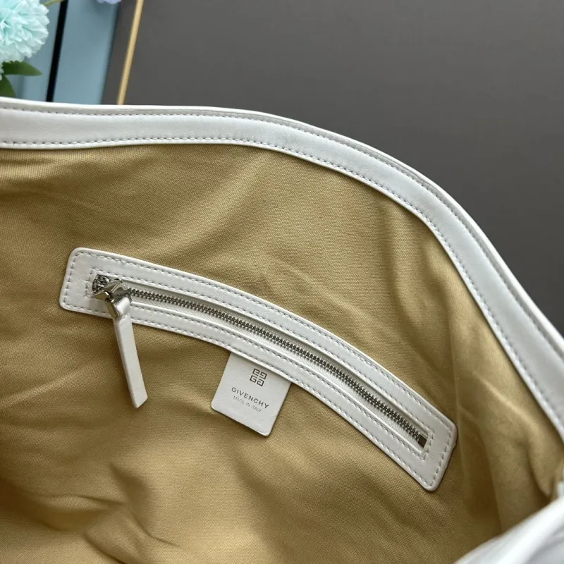 Givenchy White Leather Shoulder Bag 45 - Image 8