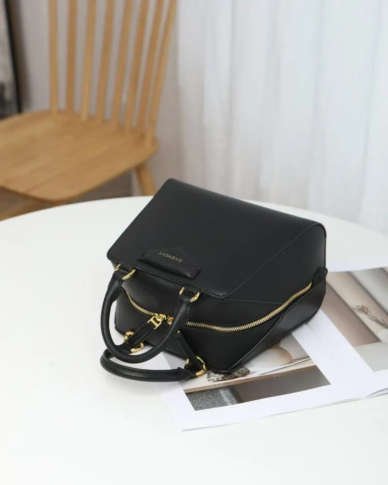 Givenchy Black Leather Crossbody Handbag - Image 5