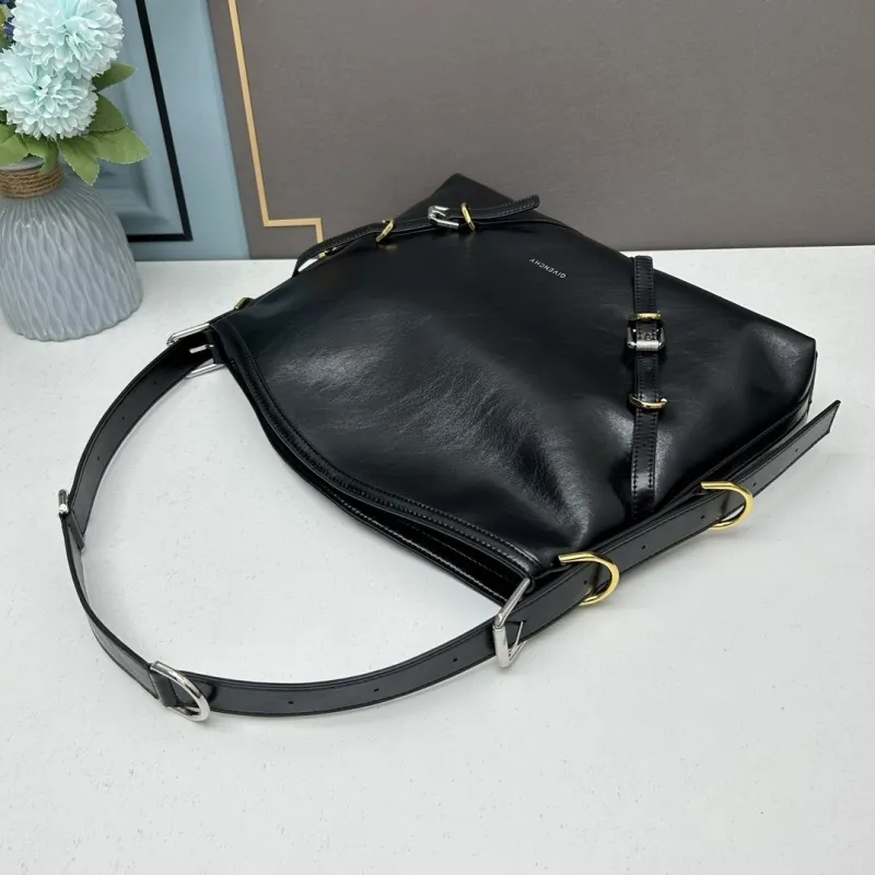 Givenchy Black Leather Shoulder Bag - Image 4