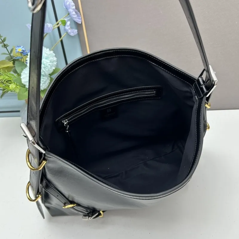Givenchy Black Leather Shoulder Bag - Image 7