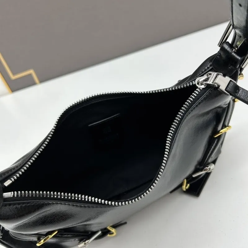 Givenchy Black Leather Shoulder Bag - Image 7
