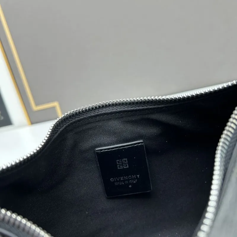 Givenchy Black Leather Shoulder Bag - Image 8