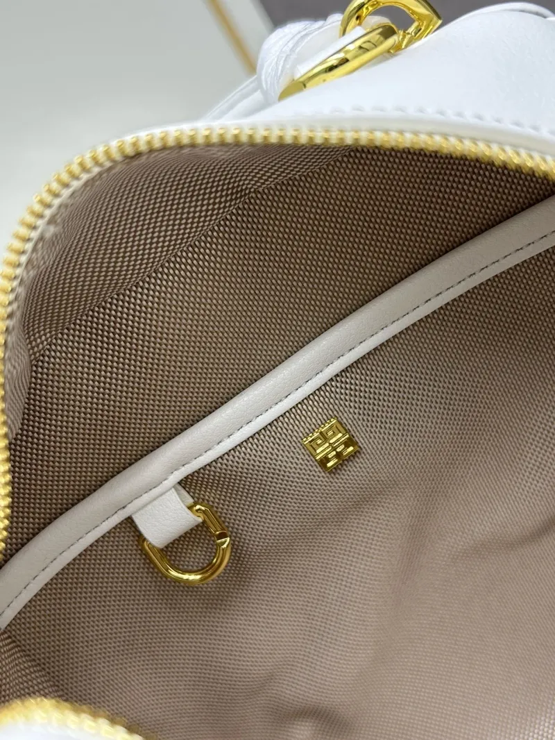 Givenchy White Leather Handbag with Shoulder Strap 22x19x13.5cm - Image 8