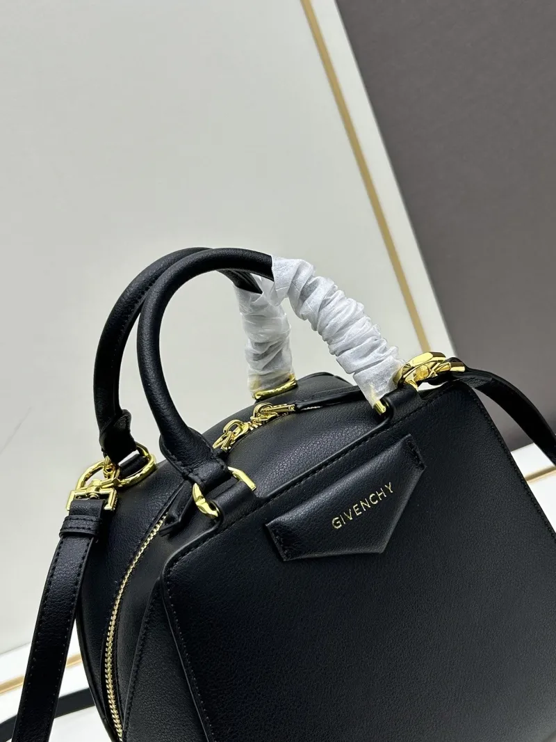 Givenchy Black Leather Crossbody Handbag - Image 5