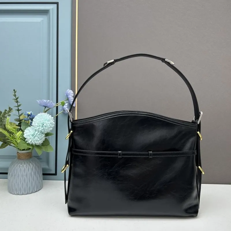 Givenchy Black Leather Shoulder Bag - Image 3