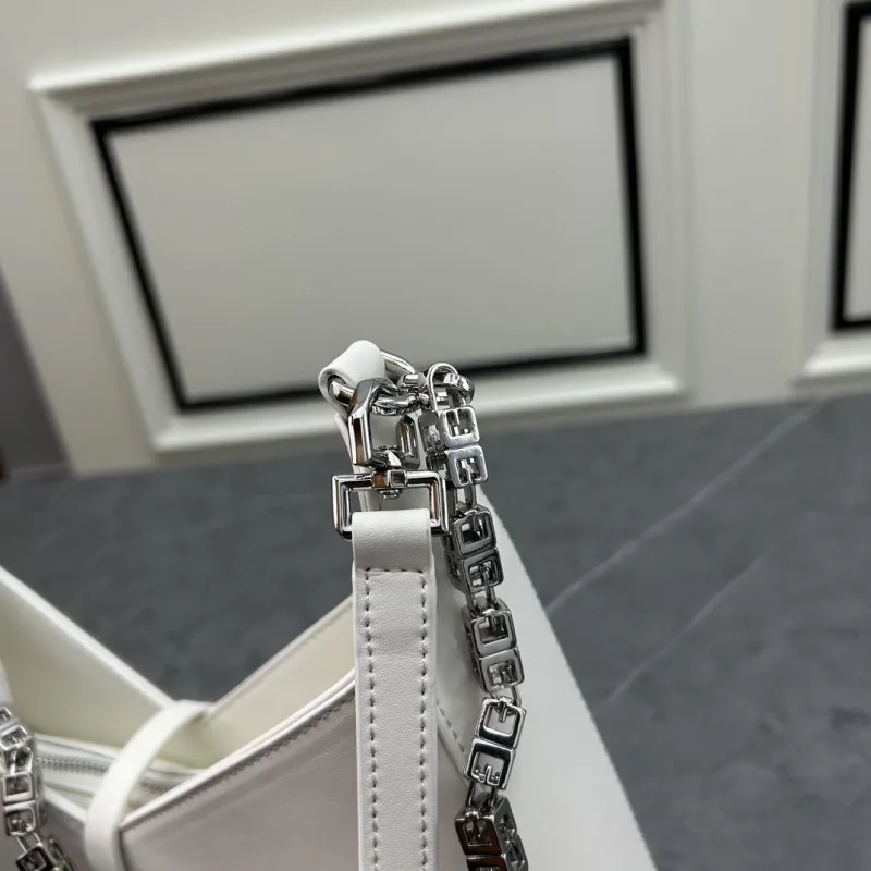 Givenchy White Leather Shoulder Bag - Image 6