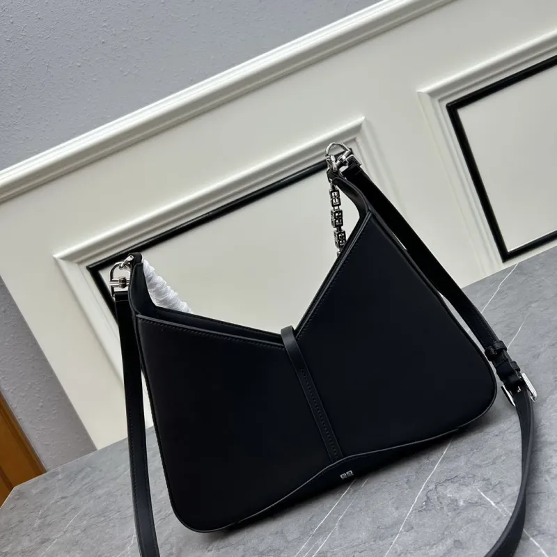 Givenchy Black Leather Chain Shoulder Bag - Image 3