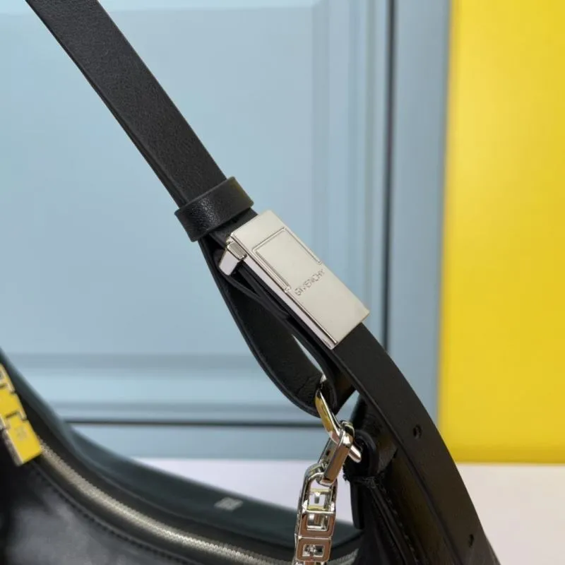 Givenchy Large Black Leather Shoulder Bag - Image 5