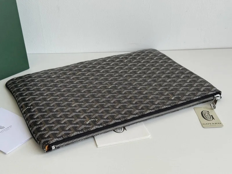 Goyard Black Zip Clutch Bag - Image 3