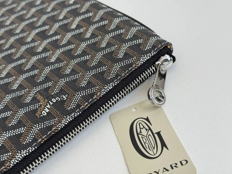 Goyard Black Zip Clutch Bag - Image 4