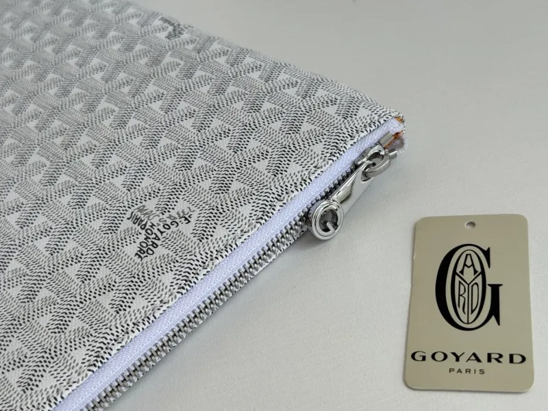 Goyard White Monogram Clutch Bag - Image 4