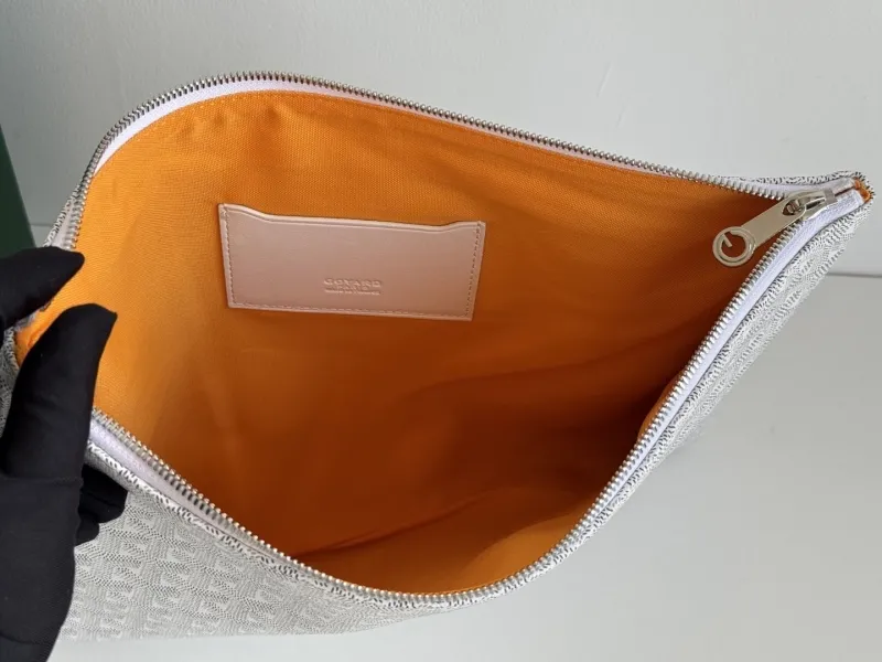 Goyard White Monogram Clutch Bag - Image 8