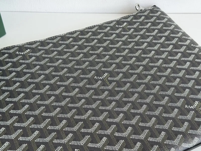 Goyard Black Zip Clutch Bag - Image 6