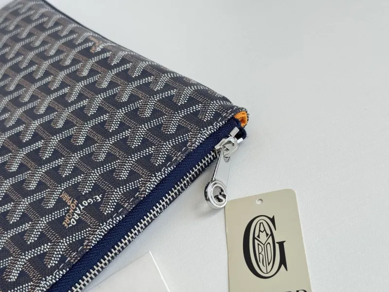 Goyard Navy Zip Clutch Bag - Image 4