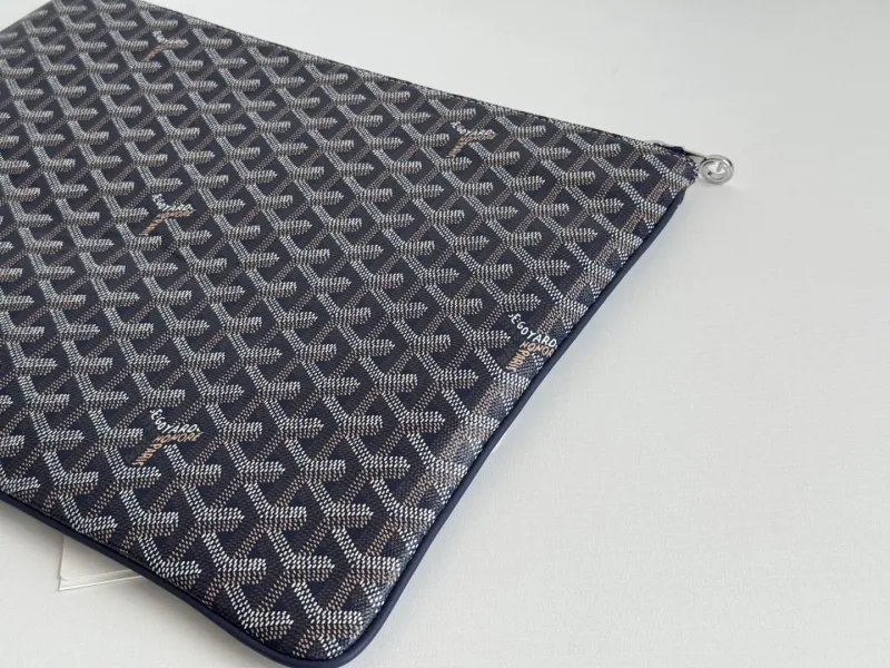 Goyard Navy Zip Clutch Bag - Image 7