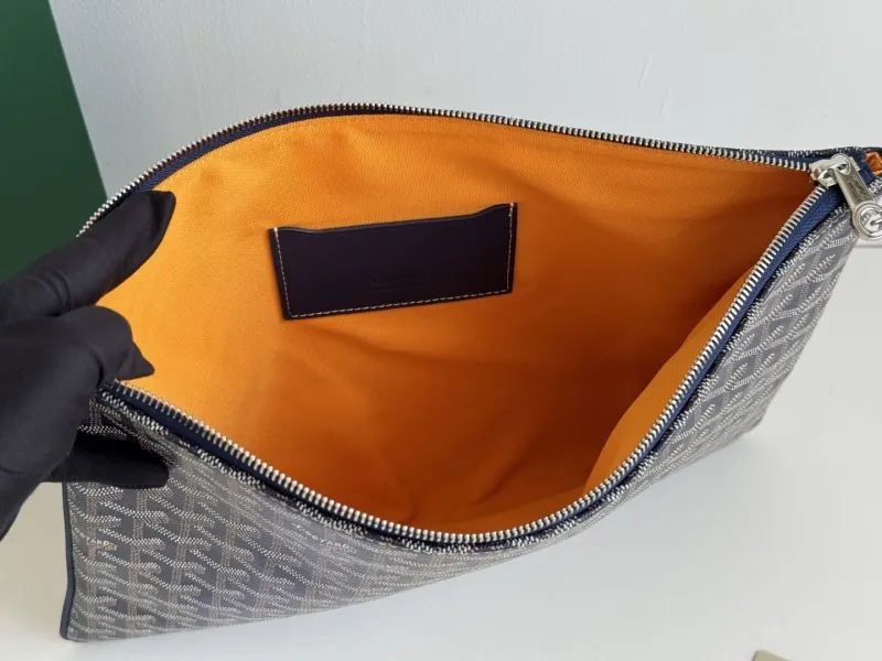 Goyard Navy Zip Clutch Bag - Image 8