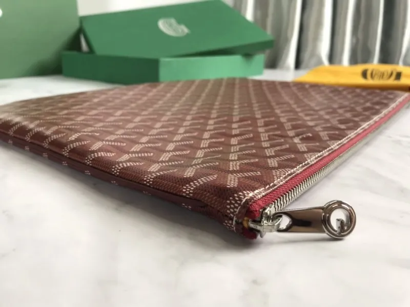 Goyard Burgundy Zip Clutch Bag - Image 3