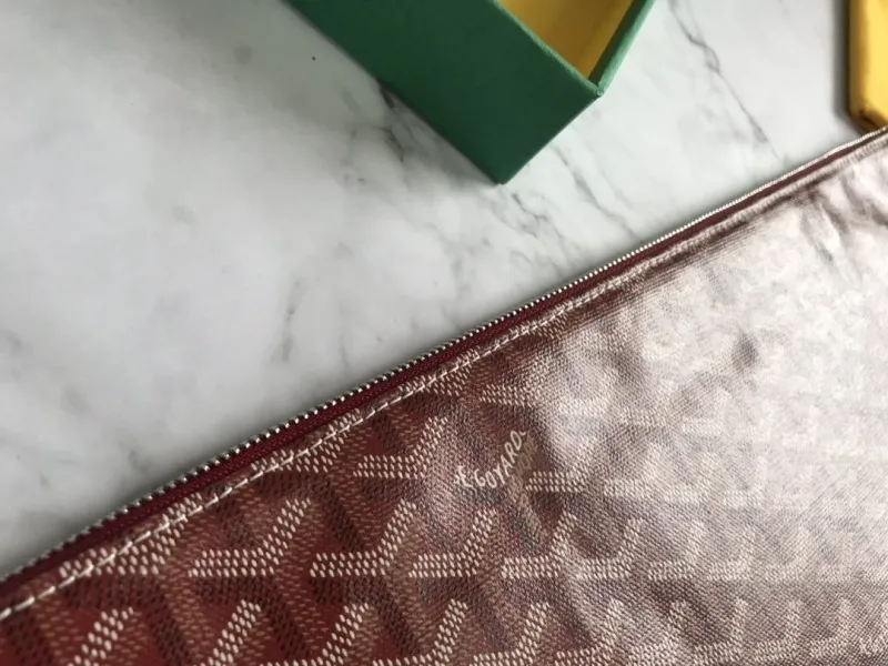 Goyard Burgundy Zip Clutch Bag - Image 4