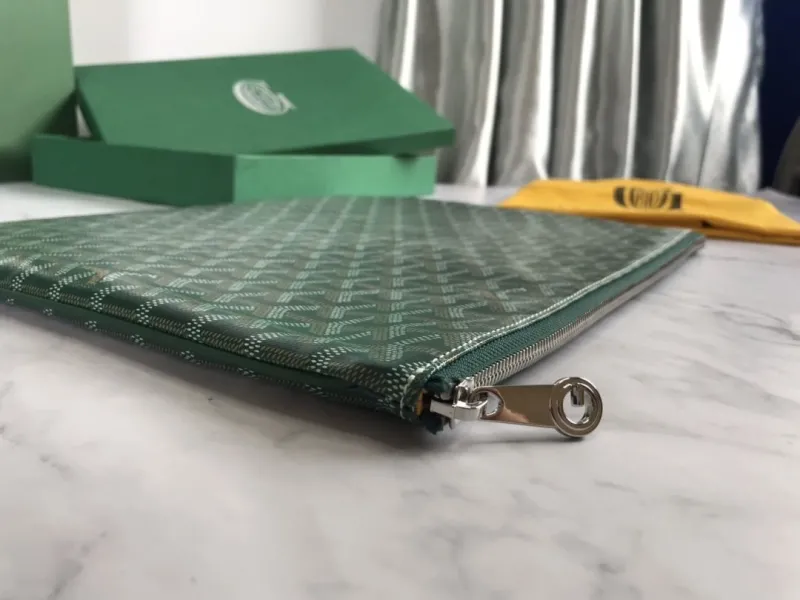 Goyard Green Zip Clutch Bag - Image 3