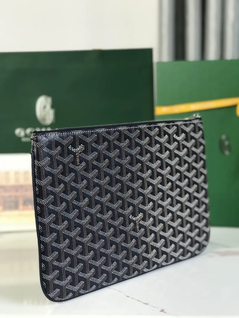 Goyard Black Zip Clutch Bag - Image 3