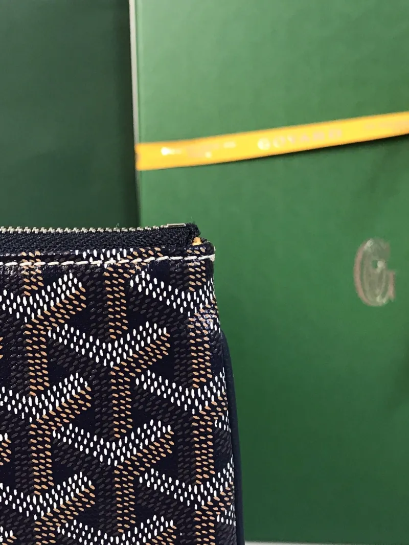 Goyard Black Zip Clutch Bag - Image 6
