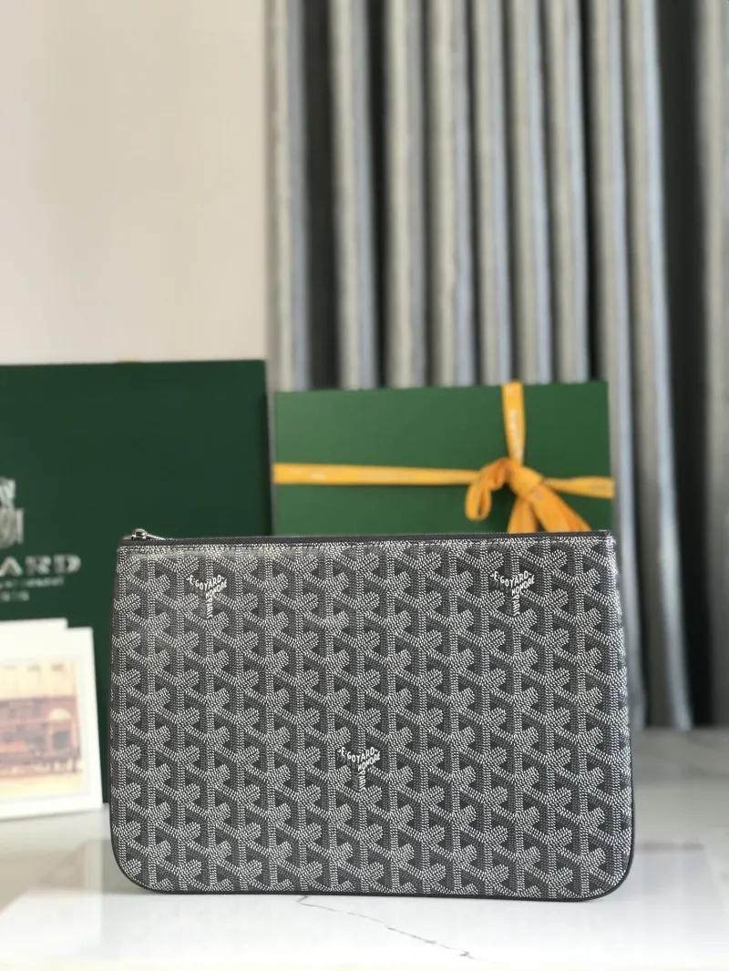 Goyard Gray Zip Clutch Bag 68