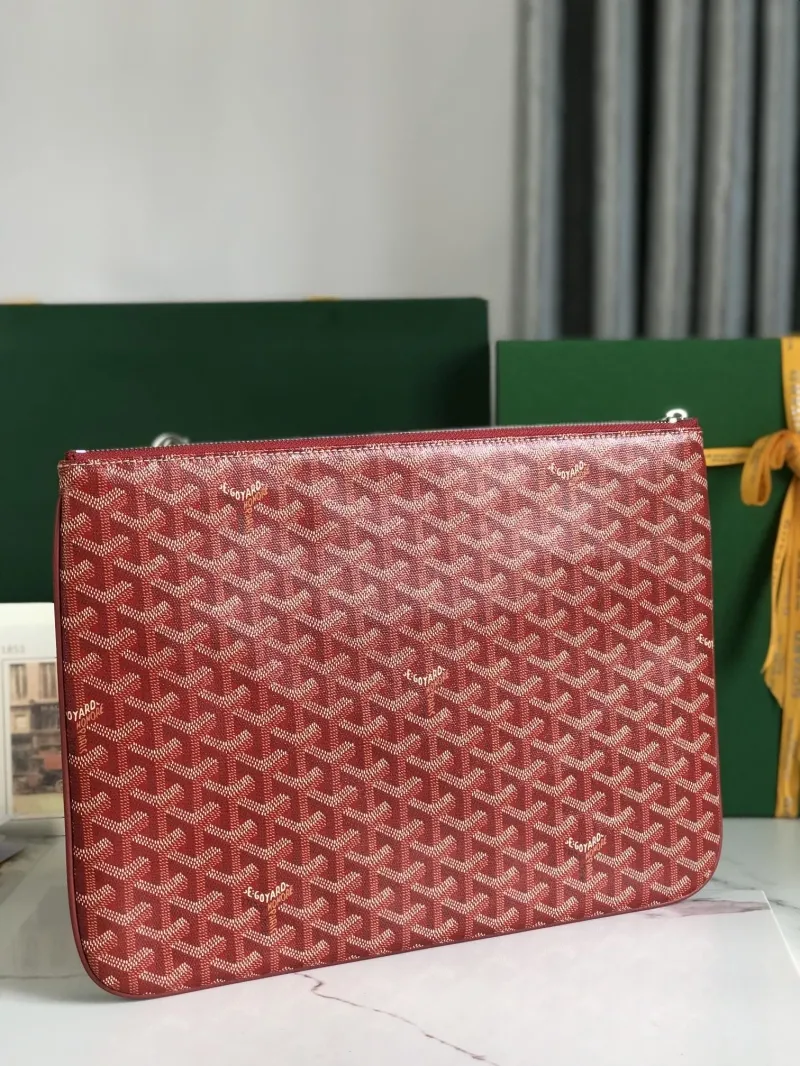 Goyard Red Zip Clutch Bag - Image 3