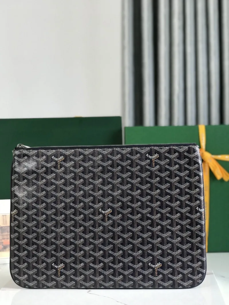 Goyard Black Clutch Bag 75