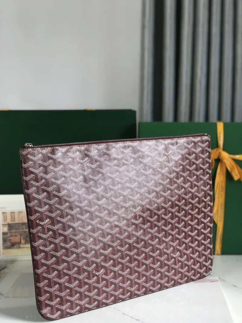 Goyard Burgundy Zip Clutch Bag - Image 3