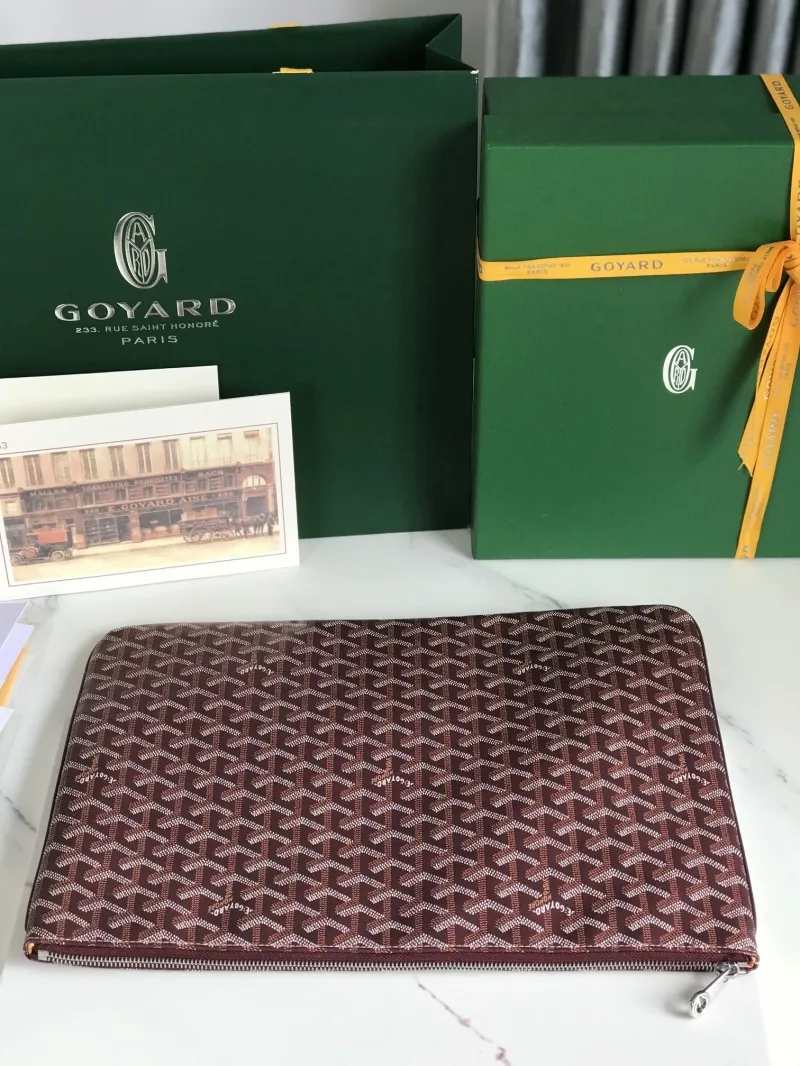 Goyard Burgundy Zip Clutch Bag - Image 4