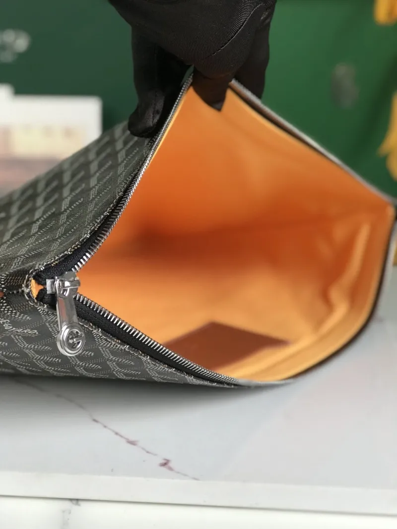 Goyard Classic Black Clutch Bag - Image 9